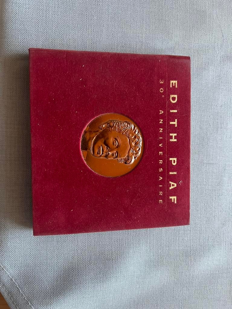 Edith Piaf 30e Anniversaire, Enlèvement