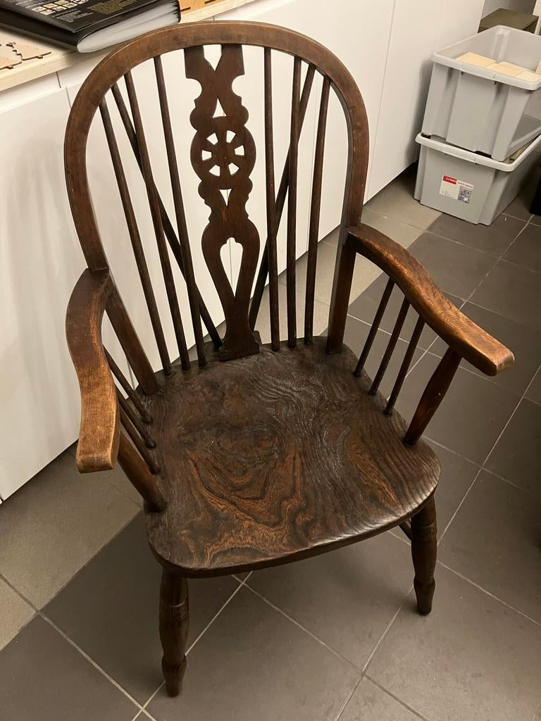 Antiek Georgian Windsor chair met armleuningen, Antiek en Kunst, Antiek | Meubels | Stoelen en Sofa's, Ophalen