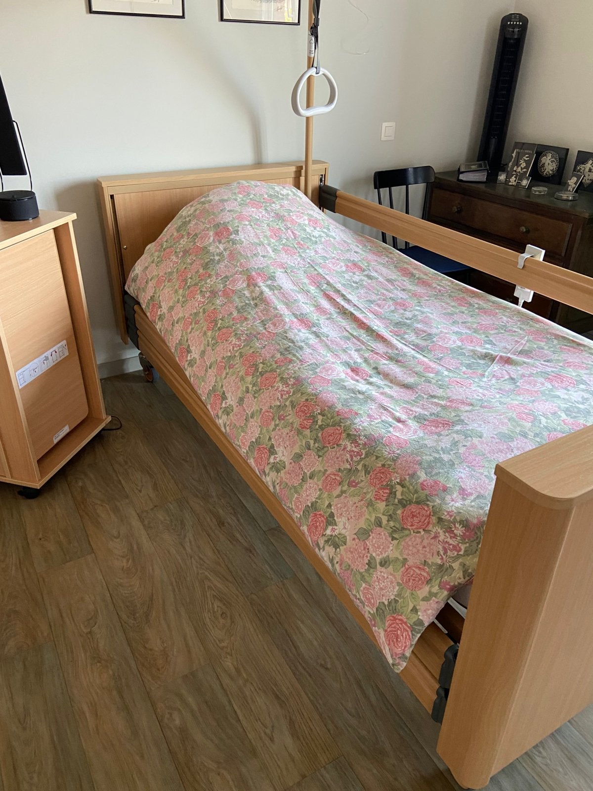Seniorenbed, electrisch verstelbaar bed, ziekenhuisbed, Ophalen, Verstelbaar, 90 cm, Eenpersoons