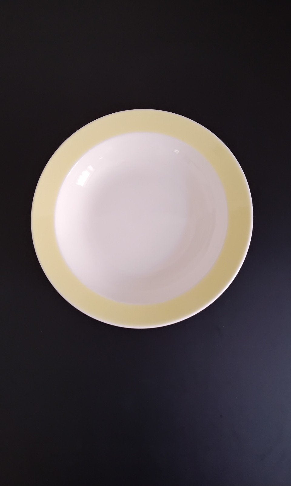 Vintage Petrus Regout & Co Pastelgeel Diep Bord, Antiek en Kunst, Ophalen of Verzenden