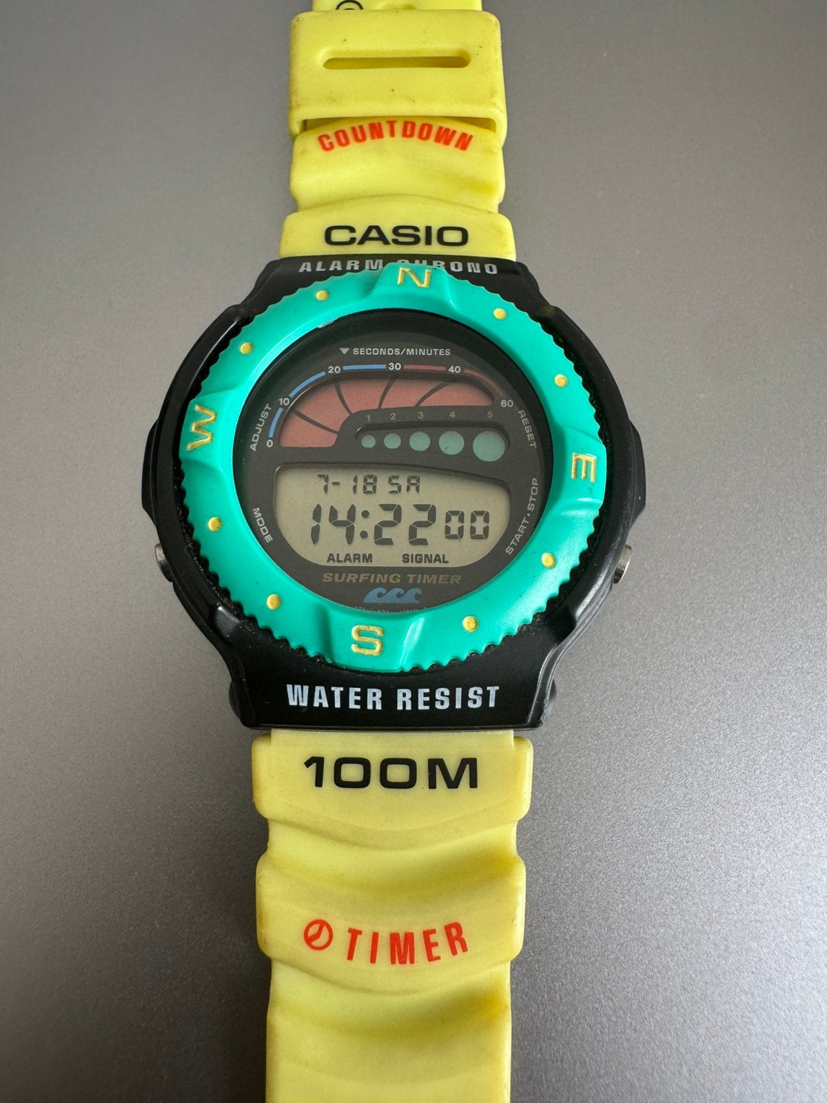 Casio Surfing Timer SUF-100/942 — Nieuwe batterij, Ophalen of Verzenden, Gebruikt, Meerkleurig, Jongen of Meisje