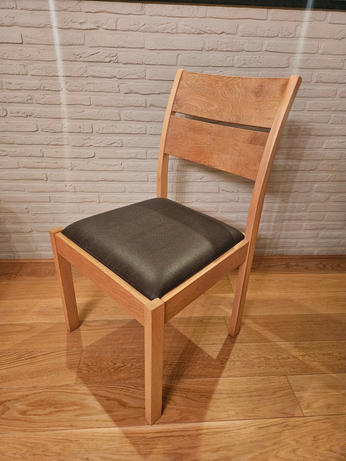 6 licht bruine eiken stoelen met donker bruine zitting., Ophalen, Overige materialen, Bruin, Zo goed als nieuw