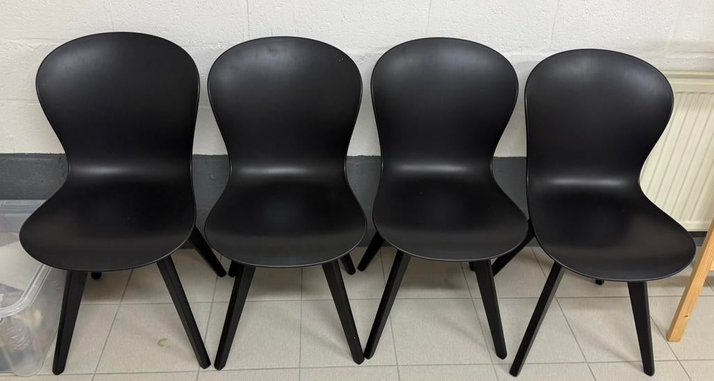 4 stoelen voor keuken of living in zeer goede staat, Huis en Inrichting, Ophalen, Gebruikt, Zwart, Vier