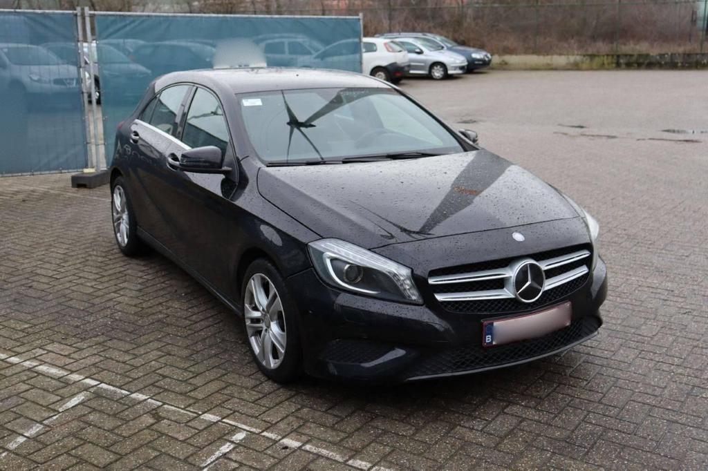 Zwarte mercedes a klasse 180, Autos, Classe A, Achat, Boîte manuelle, Noir