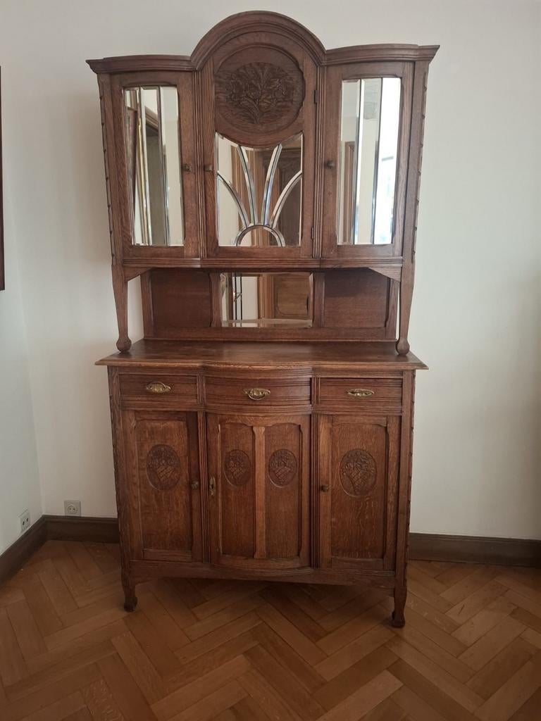 Buffet vaisselier ancien en bois massif – style Art Nouveau, Antiquités & Art, Antiquités | Meubles | Armoires, Enlèvement