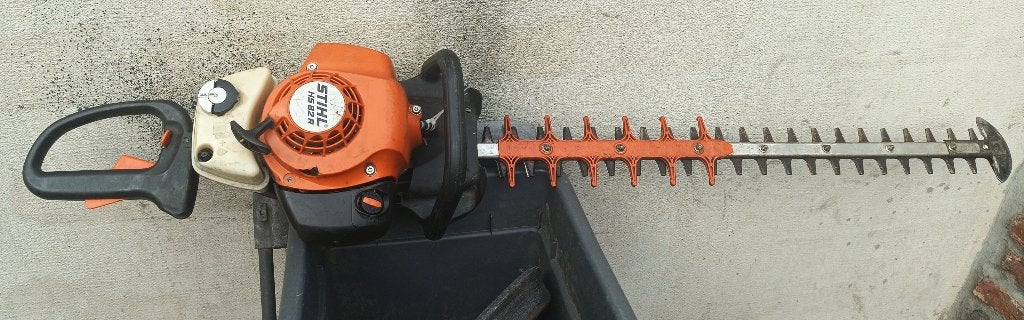 taille haie stihl HS82R, Enlèvement, Déherbage
