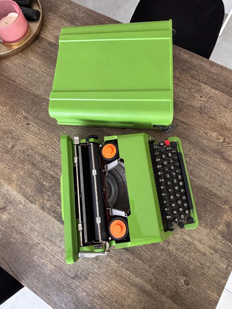Zeldzame Olivetti Valentine Typemachine Unieke Groene Kleur, Ophalen, Zo goed als nieuw