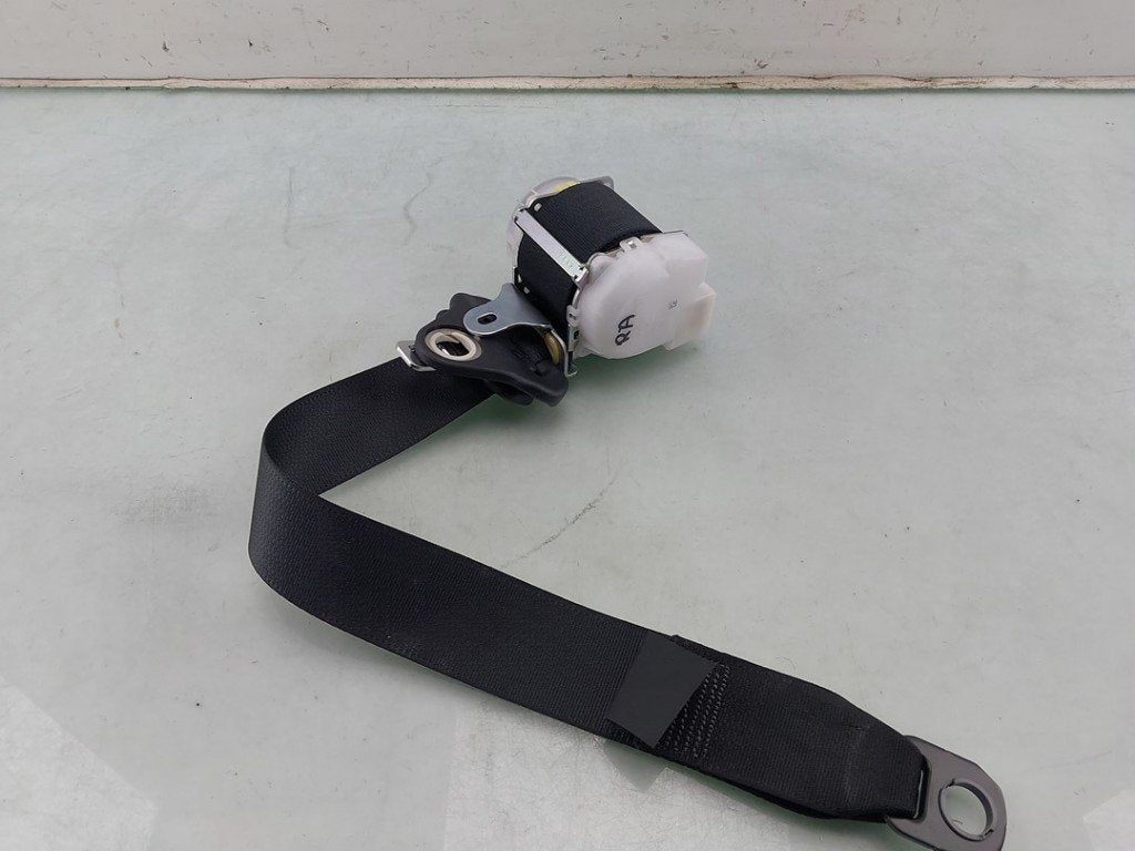 CEINTURE DE SECURITE ARRIERE DROITE Toyota RAV4 (A4), Utilisé, Toyota