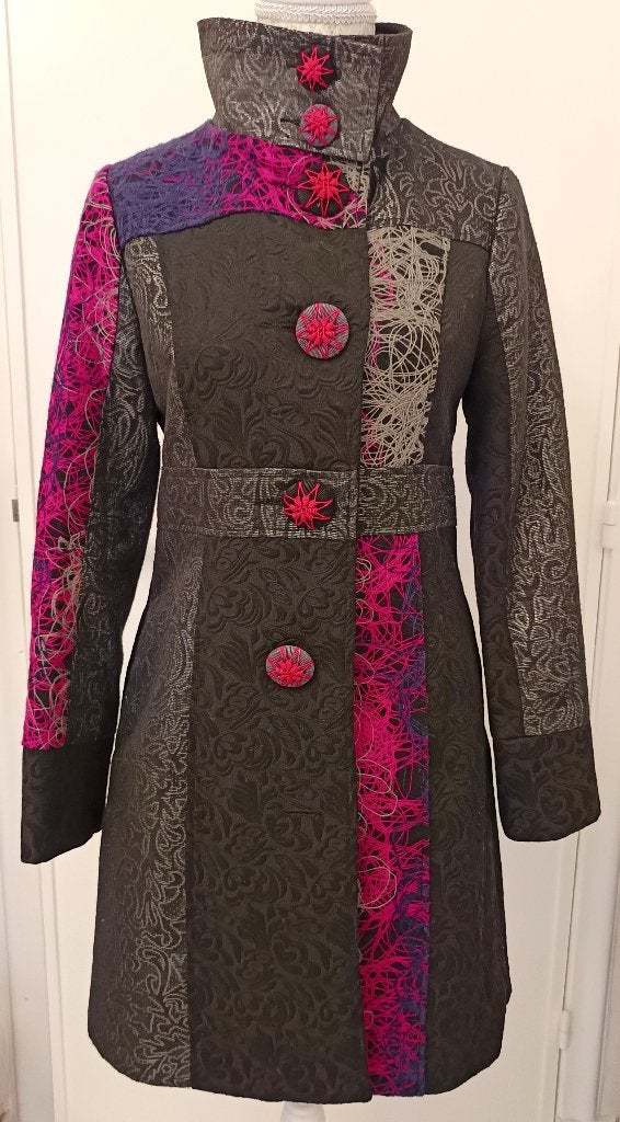 101 IDEES embroidered coat. Size S, Meerkleurig, 101 IDEES, Ophalen of Verzenden, Zo goed als nieuw