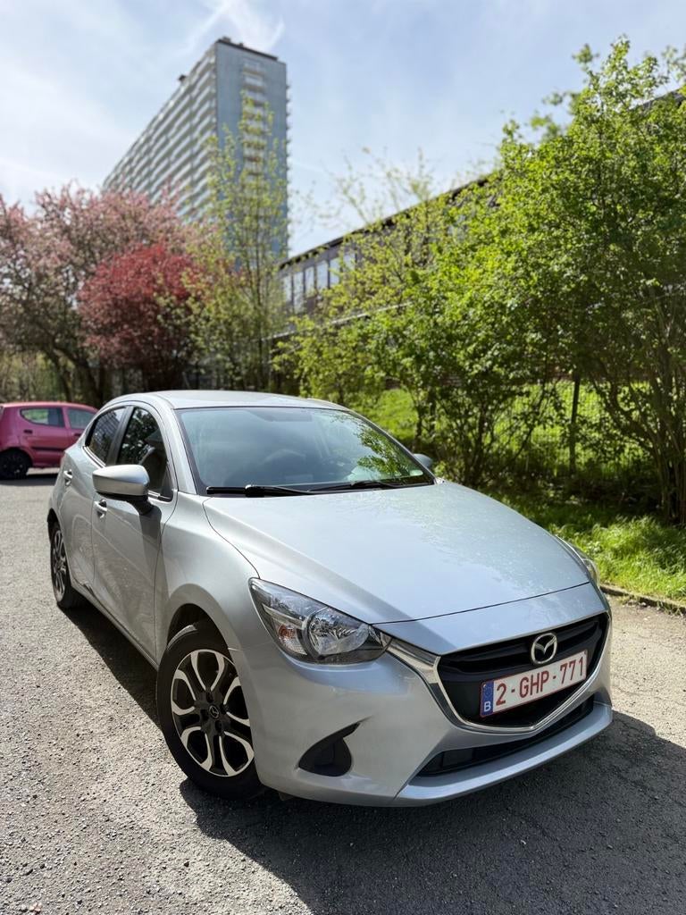 Mazda 2 1.5i Skyactiv G75, Autos, Mazda, Argent ou Gris, Achat, Euro 6, Boîte manuelle