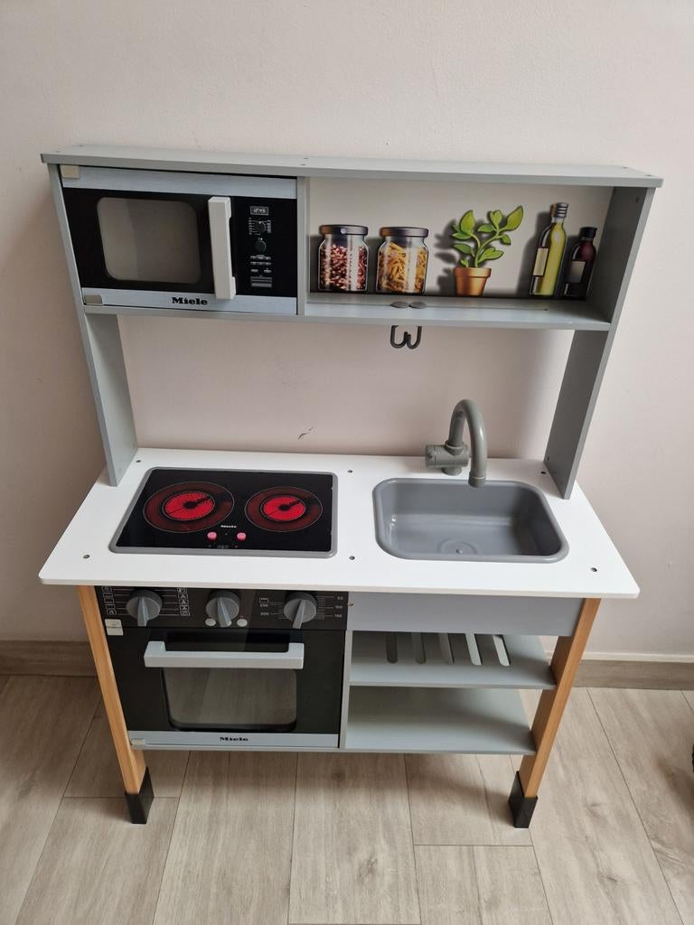 Speelgoedkeuken Miele, Enlèvement