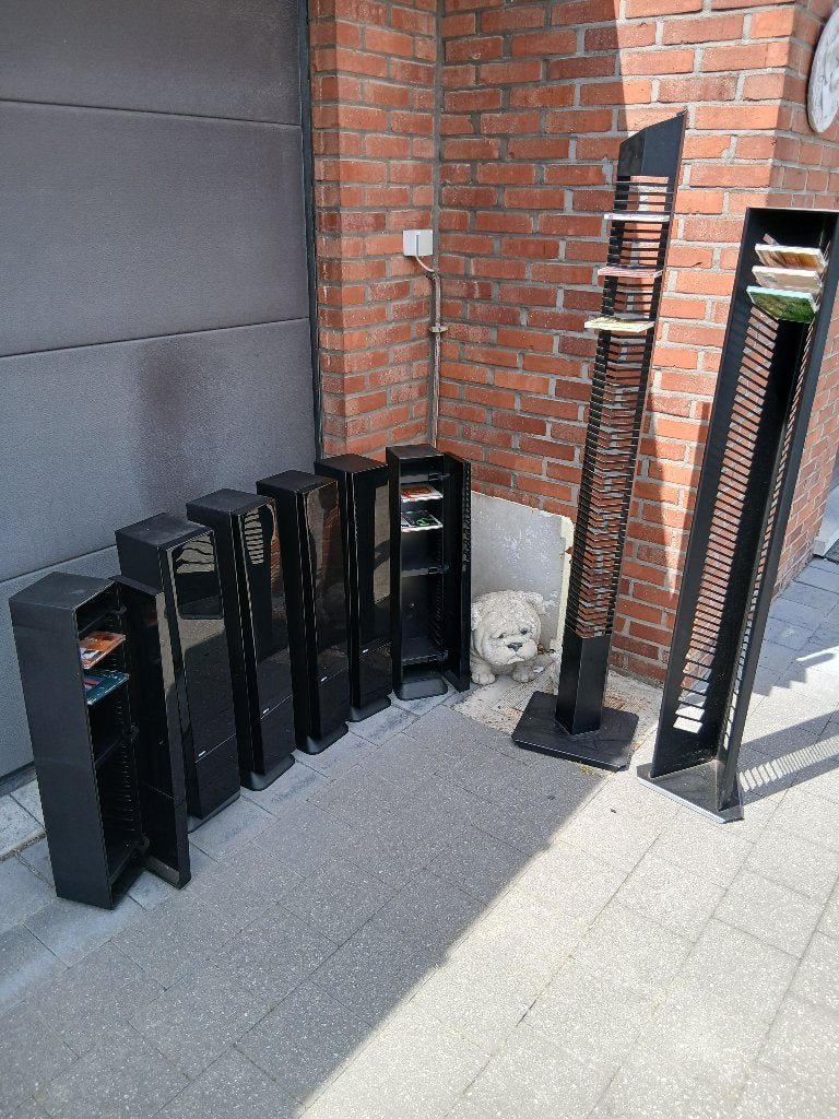Lot van 6 los staande cd-rekjes en 2 ijzeren rekken., Huis en Inrichting, Woonaccessoires | Cd- en Dvd-rekken, Gebruikt, Cd's