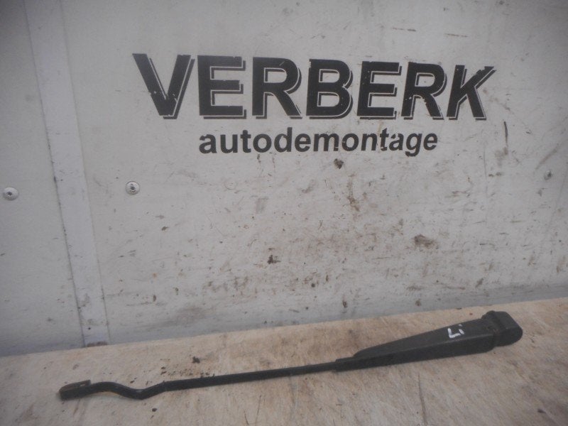 BRAS ESSUIE GLACE AVANT GAUCHE Volvo 940 I Estate, Info@volvocars.com, Volvo Car Germany GmbH, Siegburger Straße 229
50679  Köln, DE