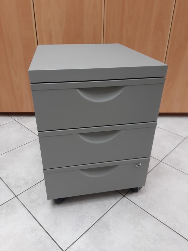 Ladeblok wieltjes Ikea, Ophalen, Metaal
