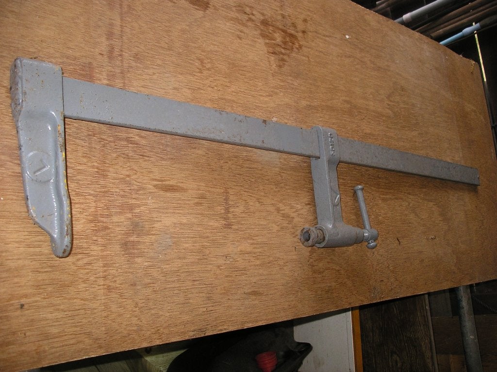 Sergeant, Bricolage & Construction, Enlèvement