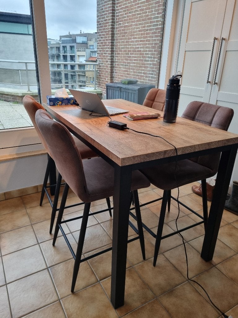 Bartafel / Hoge tafel met 4 hoge stoelen in Daim, Huis en Inrichting, Ophalen, Zo goed als nieuw