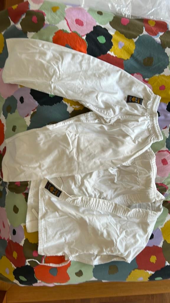 Kimono karate 120 cm, Enlèvement ou Envoi, Comme neuf