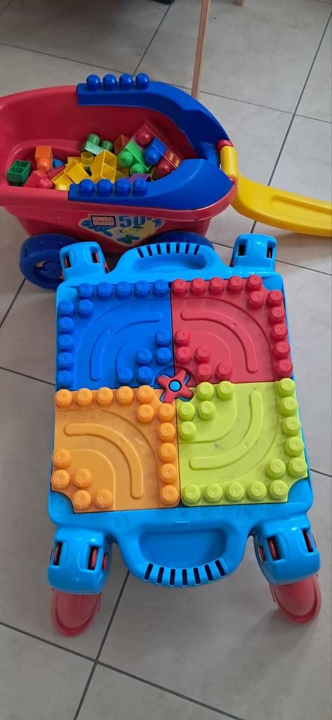 Table de jeu, chariot à blocs et chariot à blocs méga, Enfants & Bébés, Jouets | Blocs de construction, Enlèvement ou Envoi