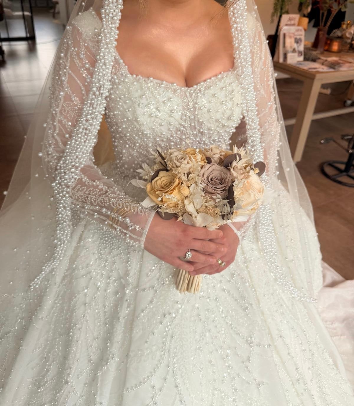 Robe de mariée avec voile, Vêtements | Femmes, Vêtements de mariage & Accessoires de mariage, Comme neuf, Robe de mariée, Enlèvement
