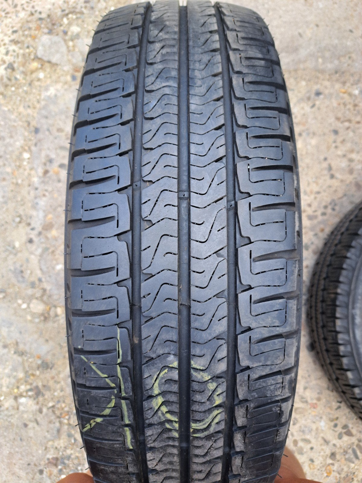 2 pneus Michelin 225 75 16, Autos : Pièces & Accessoires, Commande, Enlèvement