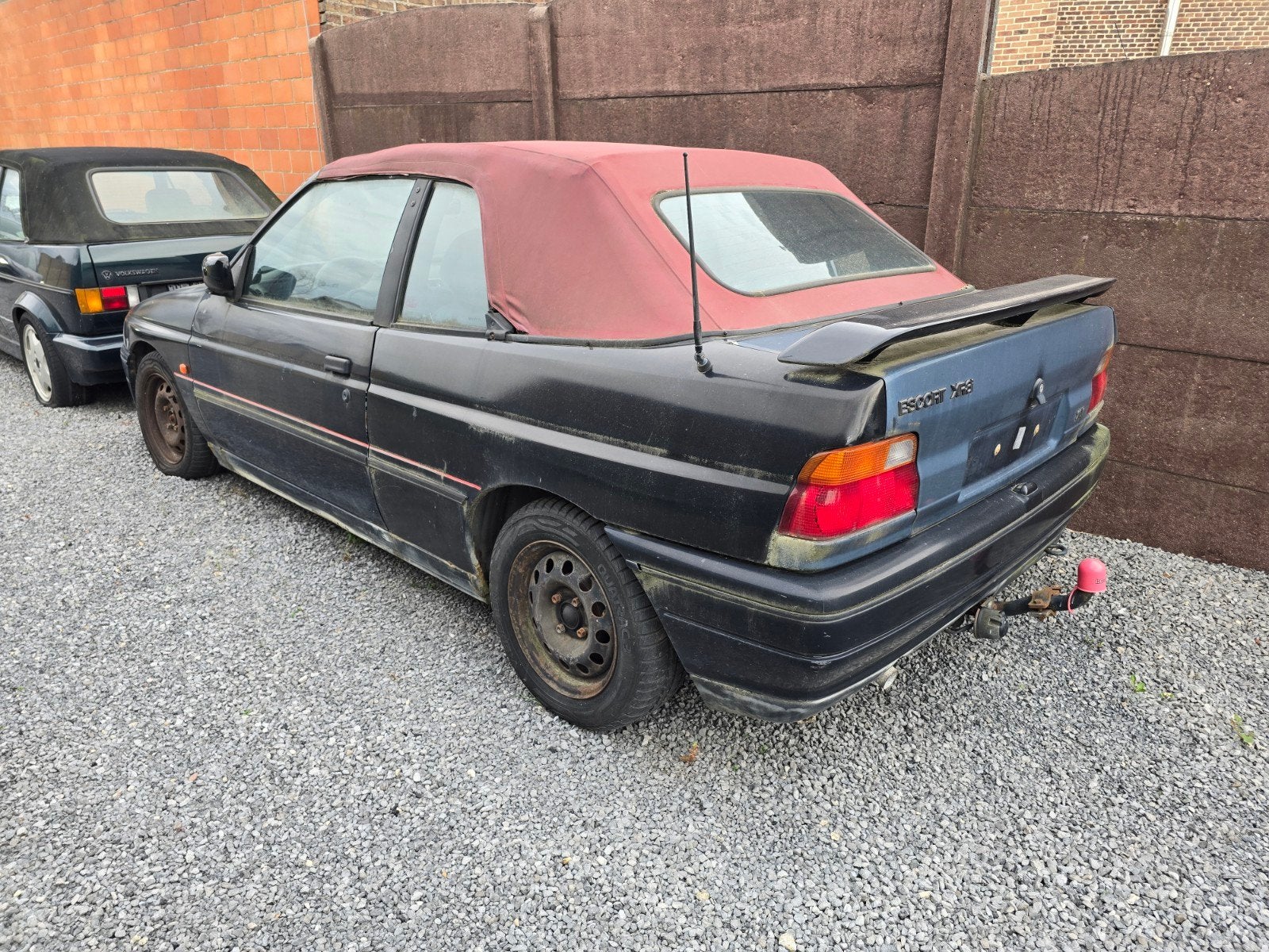 2 oldtimers Ford Escort VW Golf, foto 4