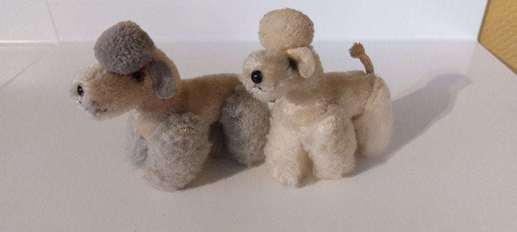 2 caniches royaux, 10 cm, de 1950, état intact, Collections, Collections Animaux, Enlèvement ou Envoi, Comme neuf, Chien ou Chat