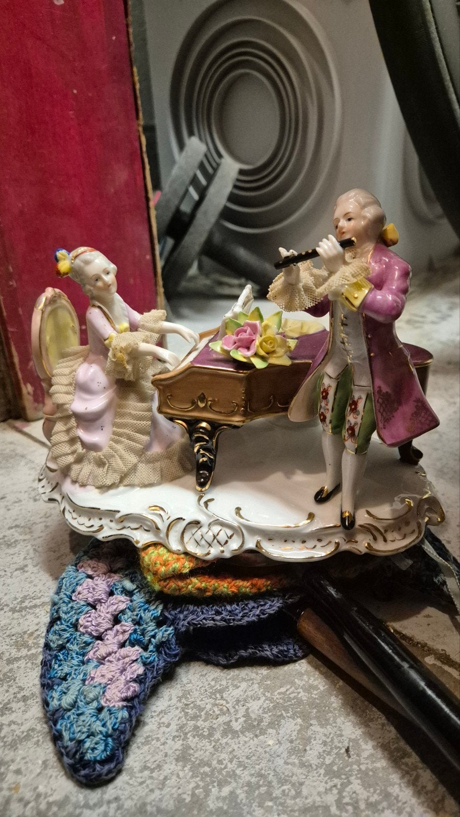 Statuette duo musical vintage en porcelaine style Dresde / S, Collections, Enlèvement ou Envoi, Vêtements