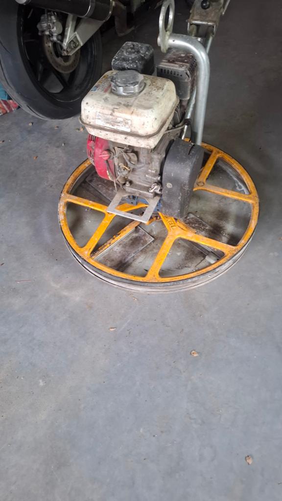 Betonpoliermachine honda motor. Weinig gebruikt ., Ophalen, Gebruikt