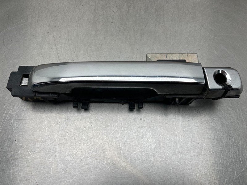 POIGNEE EXTERIEURE AVANT GAUCHE Isuzu D-Max (TFR / TFS), Dhr. M. Roggen, Stadsweg 37 37
9917 PV  WIRDUM GR., NL, Autres marques automobiles