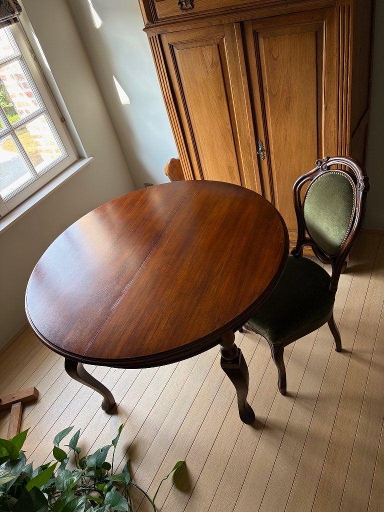 Ronde Tafel, Ophalen