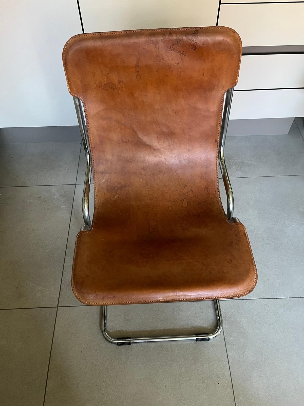 3 chaises design Arflex « Calla » vintage en cuir, Maison & Meubles, Vintage design, Trois, Brun, Enlèvement