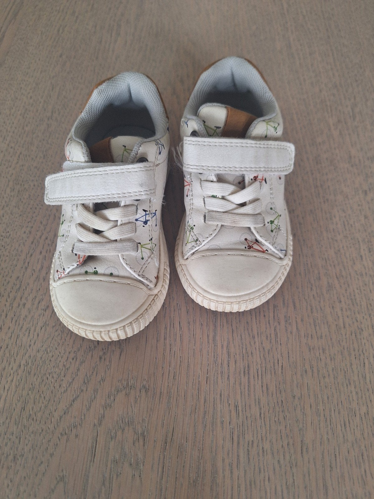 Kindersneaker maat 21, Enfants & Bébés, Vêtements de bébé | Chaussures & Chaussettes, Enlèvement