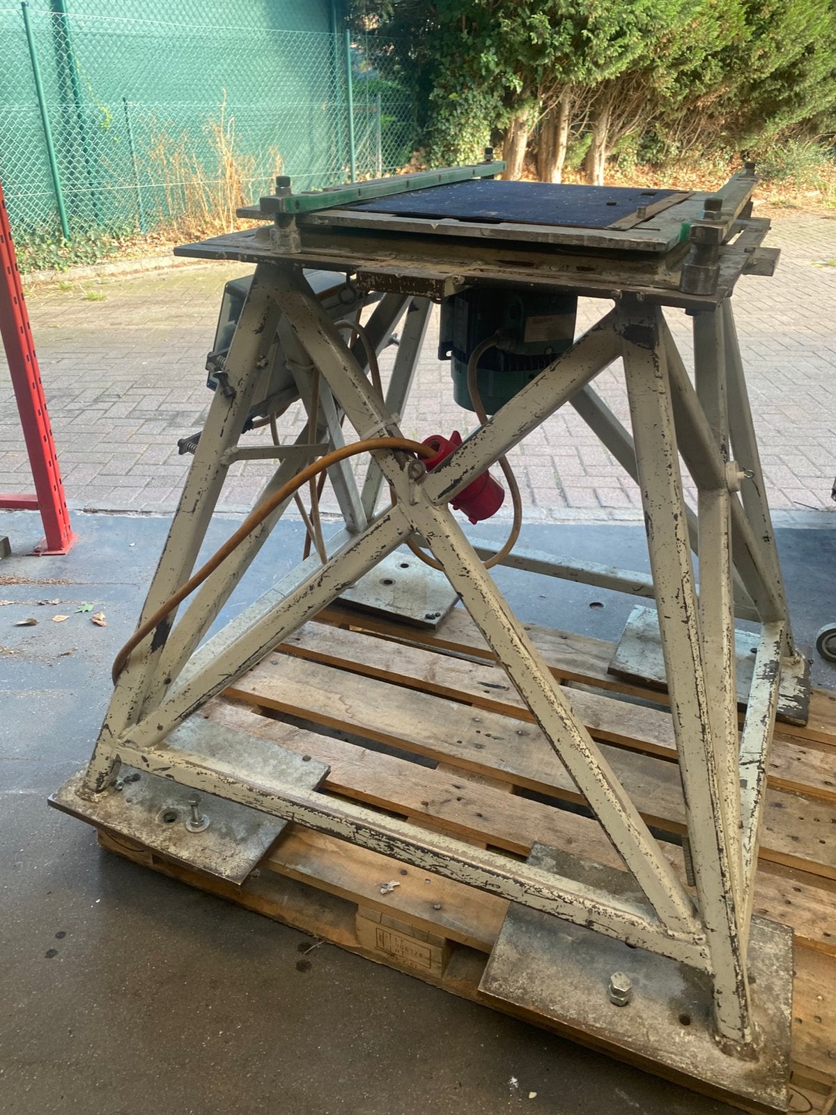 Zware industriële triltafel / vibratietafel (380V), Bricolage & Construction, Établis, Enlèvement