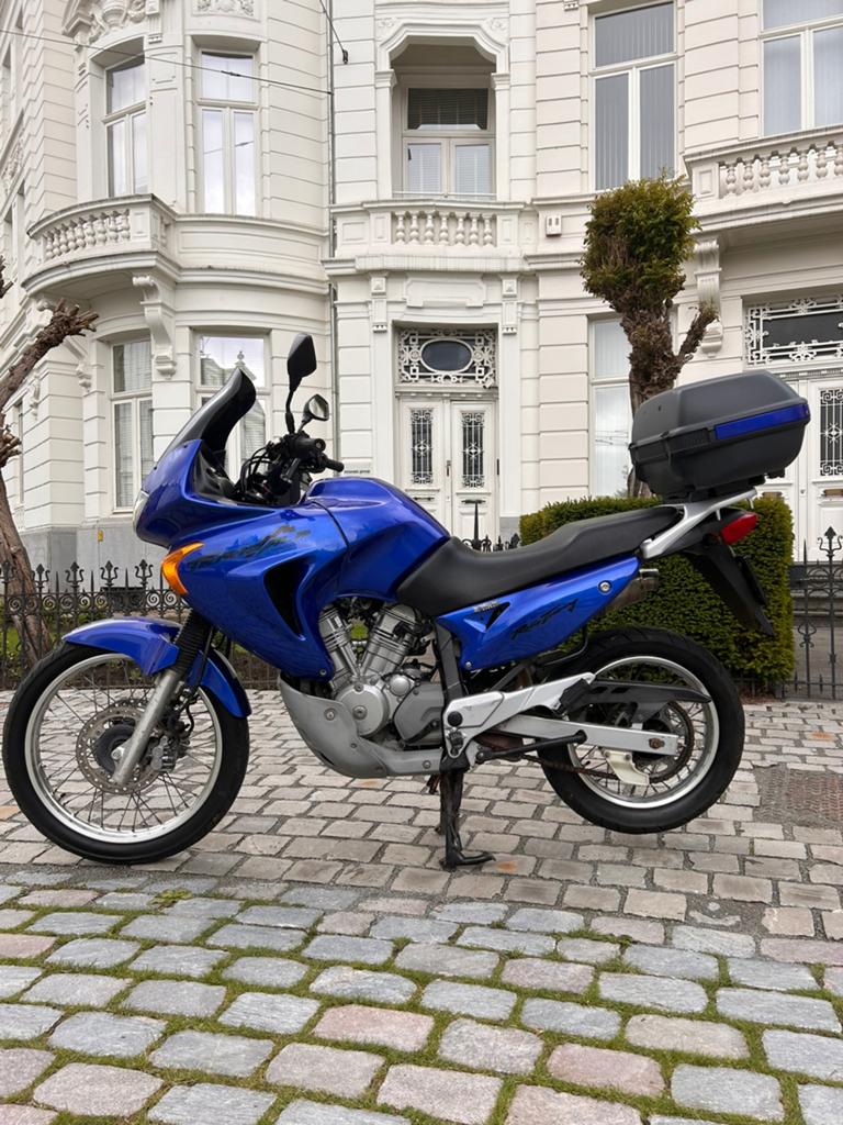 Honda Transalp 650 XL Vtwin très bon état, Motos, Permis Moto A, Plus de 35 kW, 2 cylindres, Particulier