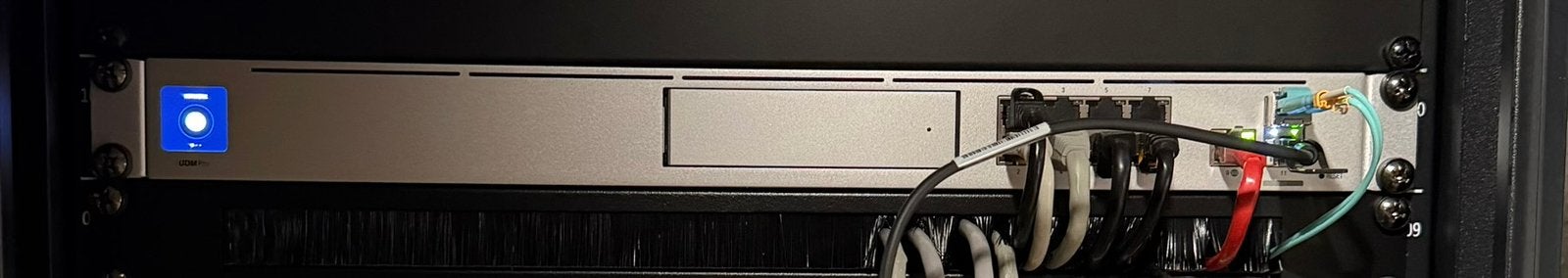 Unifi udm pro, Computers en Software, Routers en Modems, Ophalen, Zo goed als nieuw
