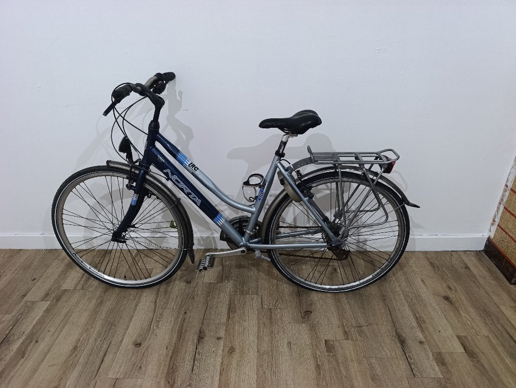 damesfiets voor onderdelen/opmaak €15, Fietsen en Brommers, Ophalen, Gebruikt