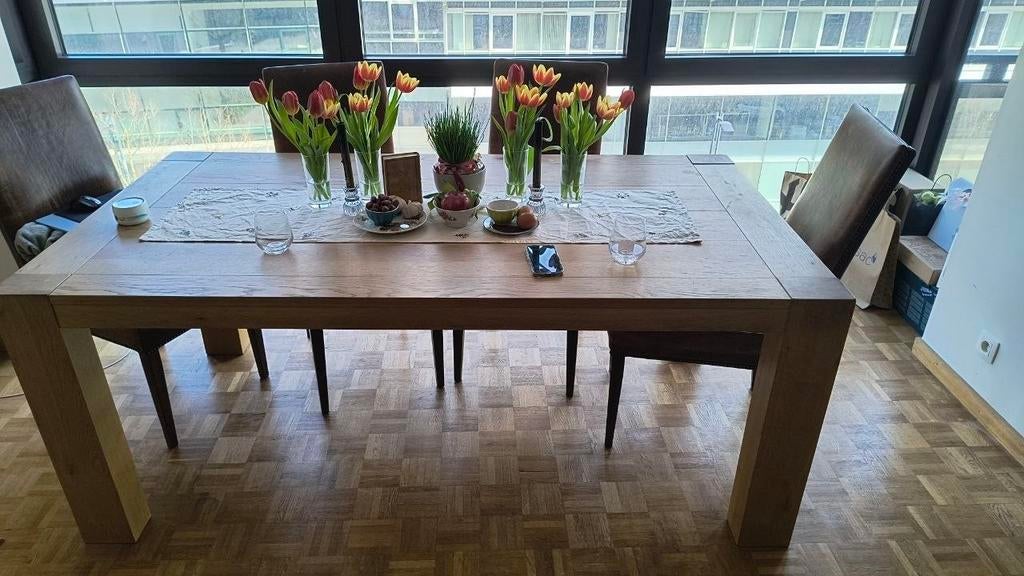Dining Table, Ophalen
