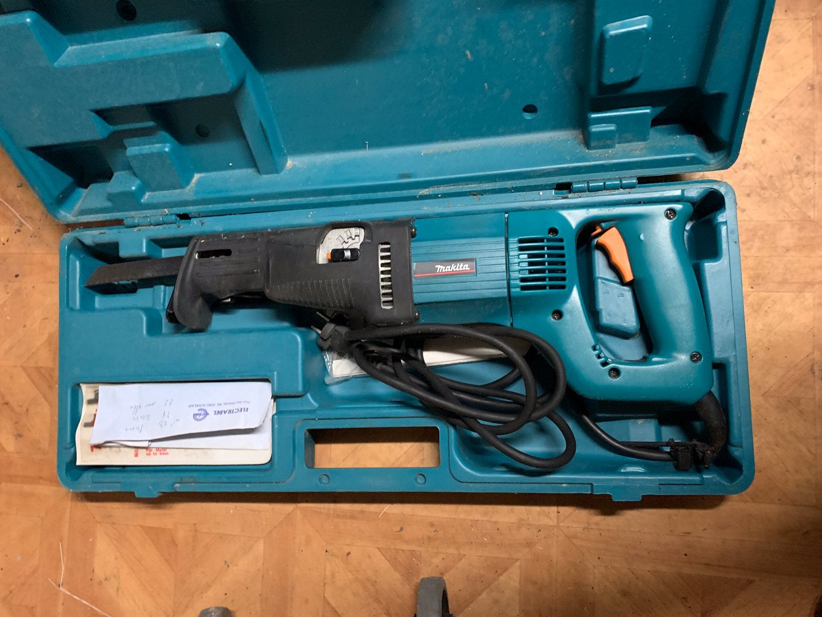 Makita scies électriques, Enlèvement, Comme neuf