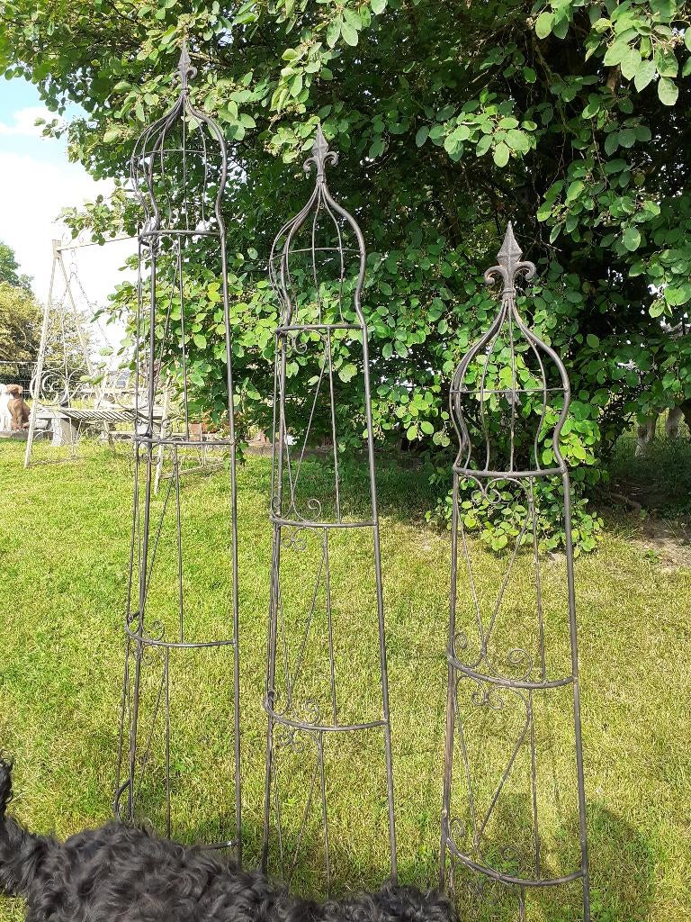 Set van drie smeedijzeren plantenklimmers, Ophalen, Nieuw