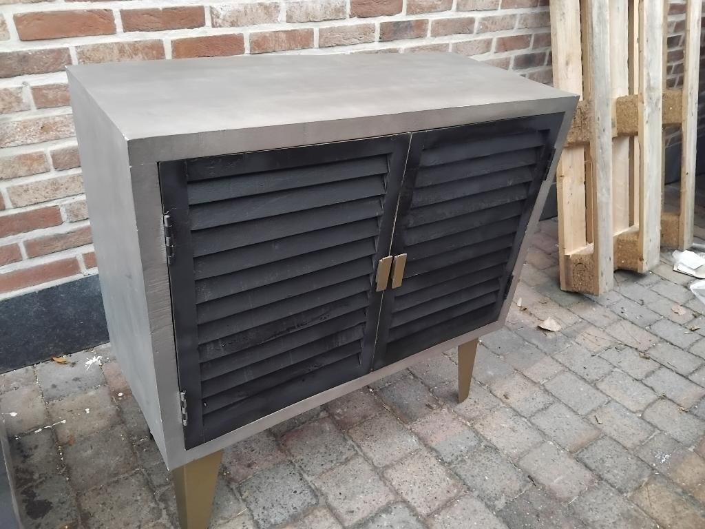 wandkast met lamellen deuren massief mango hout, Ophalen, Gebruikt