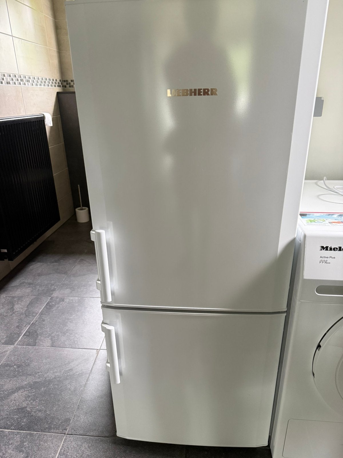 Frigo/diepvries liebherr, Elektronische apparatuur, Koelkasten en IJskasten, Ophalen, Zo goed als nieuw