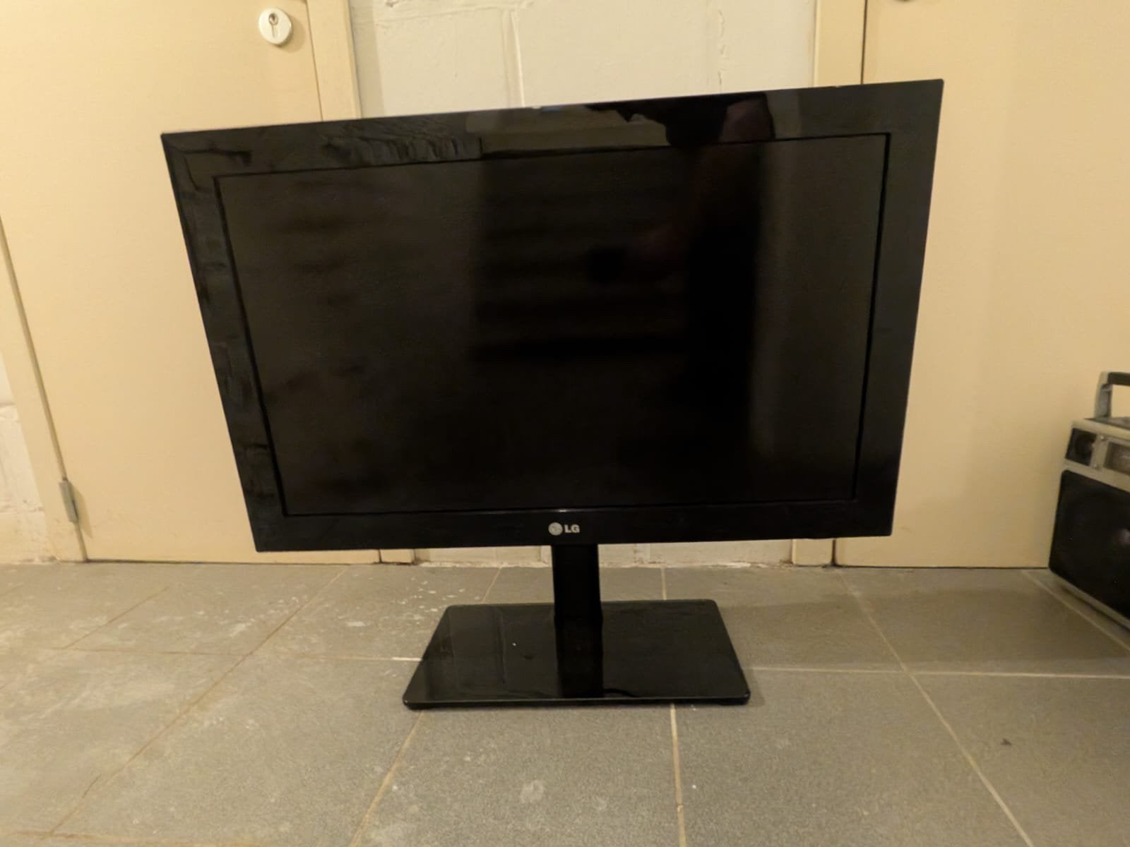 LG 32-inch tv-model 32LD450, Ophalen, Zo goed als nieuw, Minder dan 40 cm, LG