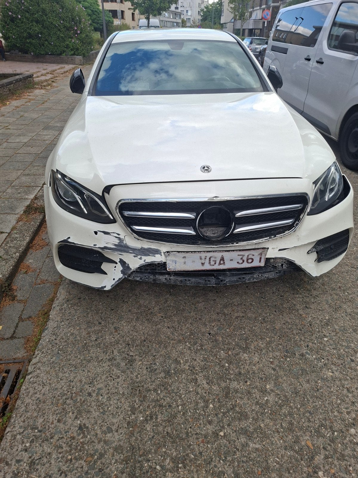 Mercedes-Benz E200, Cuir, Achat, Entretenue par le concessionnaire, Noir