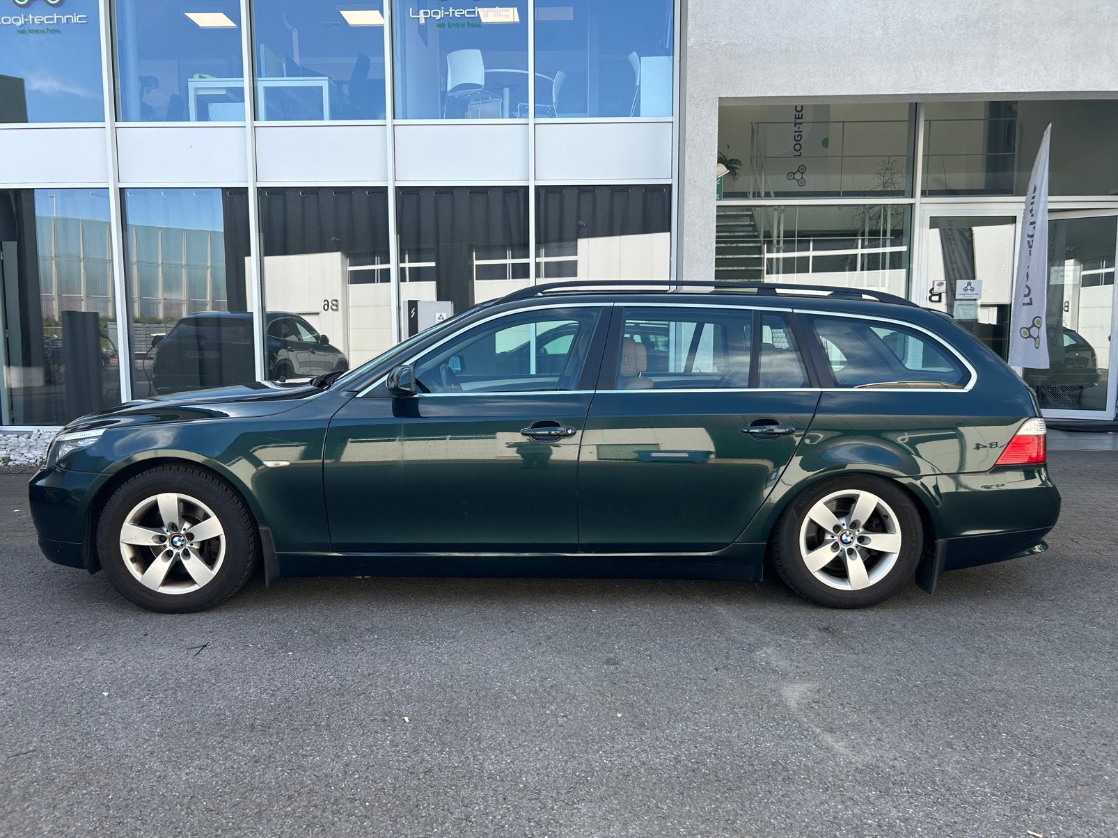 BMW 520d / Automaat / Compressor luchtbalg defect, Autos, Cuir, Capteur de stationnement, Beige, Entreprise