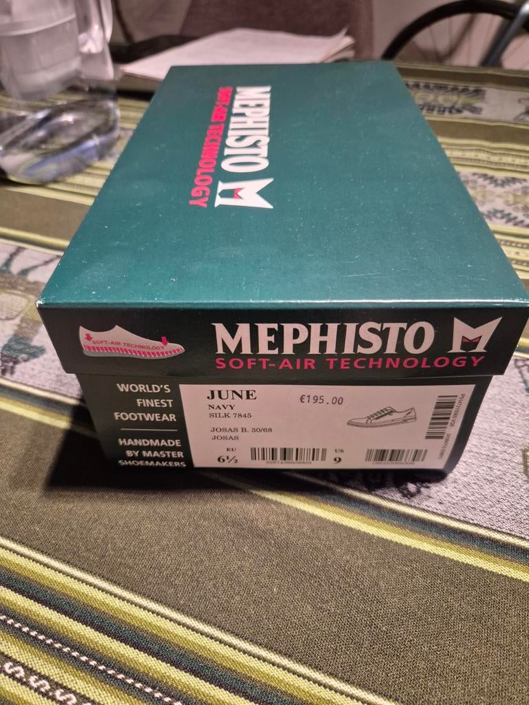 Mephisto June Navy 6 1/2 US 9, Enlèvement