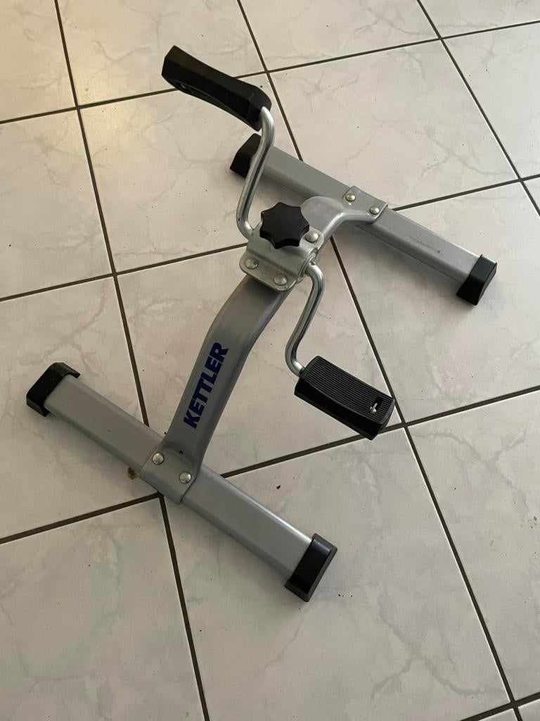 Kettler Mini Hometrainer - Compact en Efficiënt, Ophalen, Zo goed als nieuw, Armen, Hometrainer