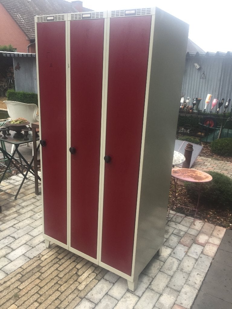 Degelijke 3 - deurs locker / lockerkast . In goede staat, Ophalen, Gebruikt