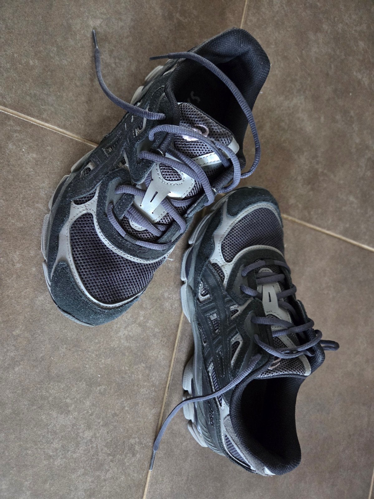 Asics maar 42, Sport en Fitness, Loopsport en Atletiek, Ophalen, Asics