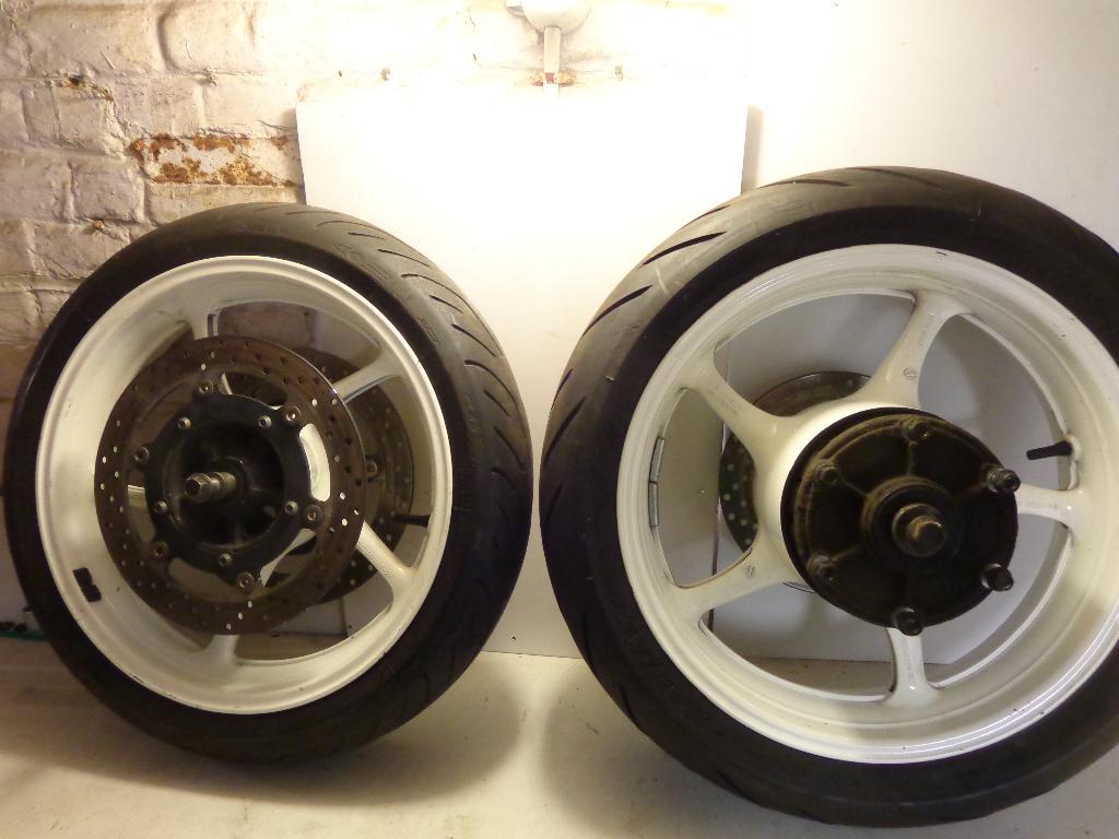 xj6 diversion voor- en achtervelgen, Ophalen, Gereviseerd