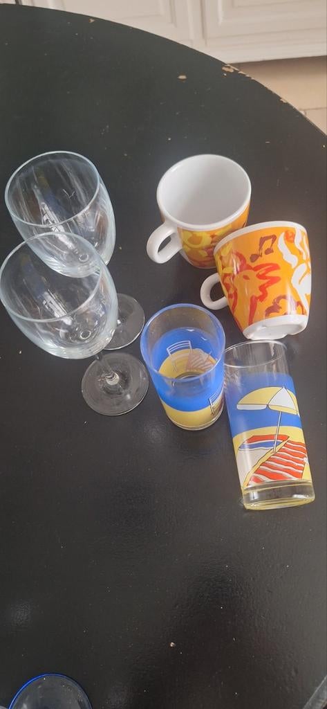Lot verres tasses à donner, Collections, Verres & Petits Verres, Enlèvement
